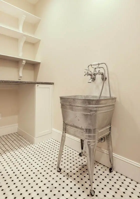 Old fashioned wash tub 