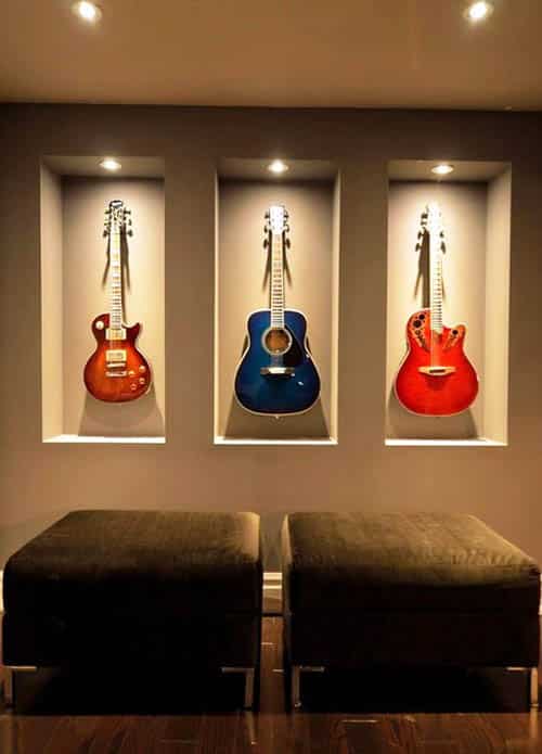 Wall display niche with musical instruments