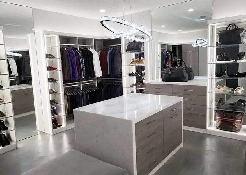 Exclusive January 2021 Set - Luxury walk in closet