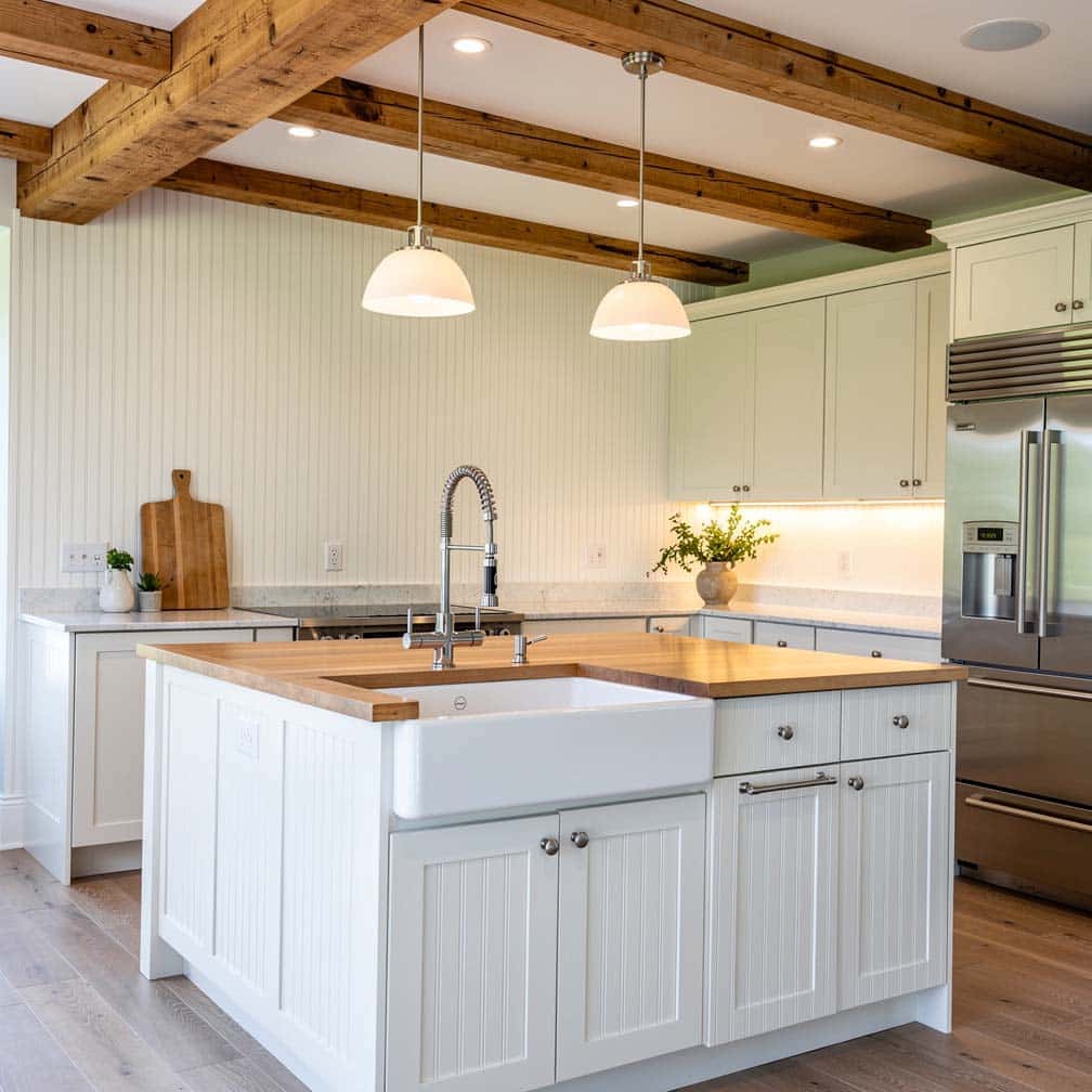 Beadboards can be a nice rustic accent detail in contemporary-style kitchens. The white panels
