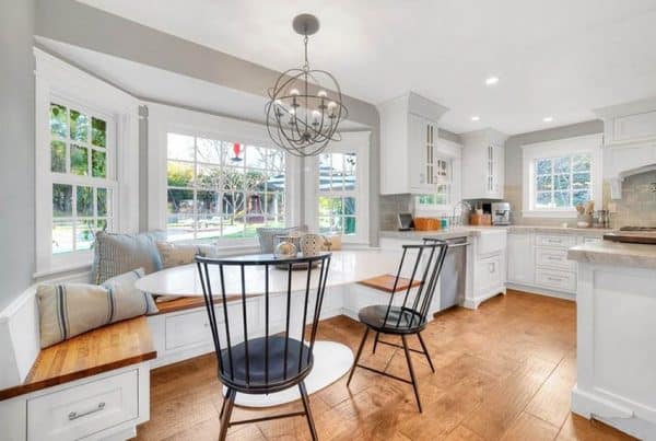 Featured image of post White Breakfast Nooks - A solid wood amish breakfast nook creates a cozy space for a leisurely brunch, quick lunch or family dinner.