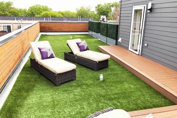 Rooftop deck with artificial grass