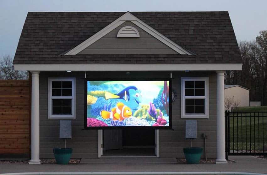Pool house with projecting screen