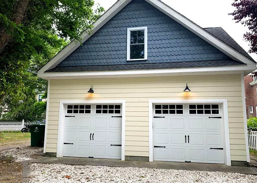 Detached garage with apartment
