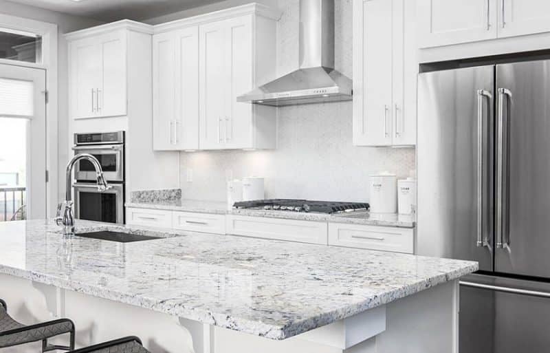 Calacatta Quartz Countertops (15 Types & Design Guide)