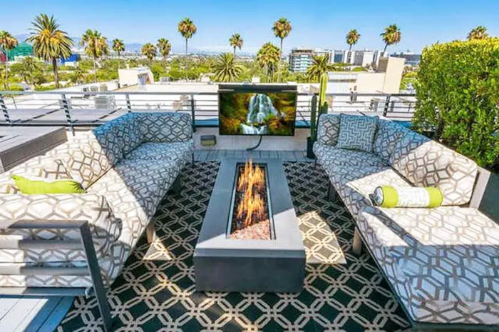 Roof top patio with outdoor tv