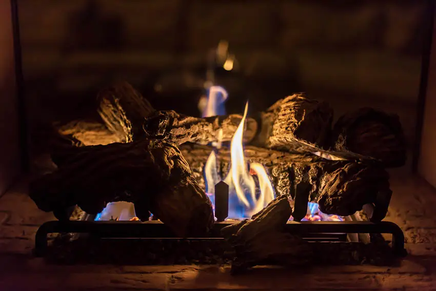 Ceramic fireplace logs