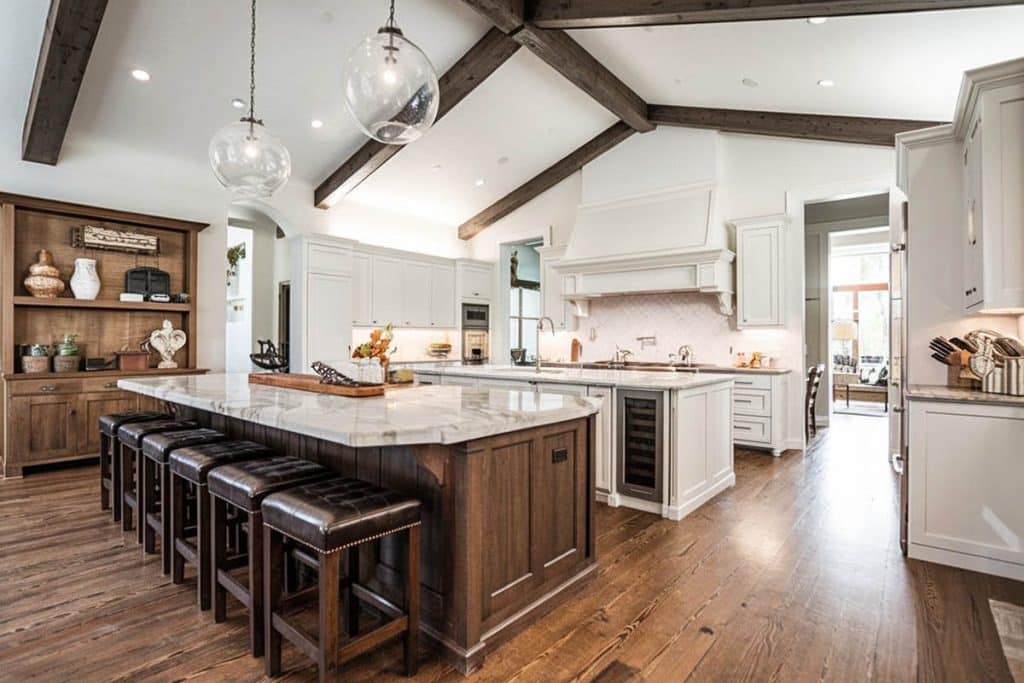 31 Cathedral Ceiling Designs for Different Rooms In The Home