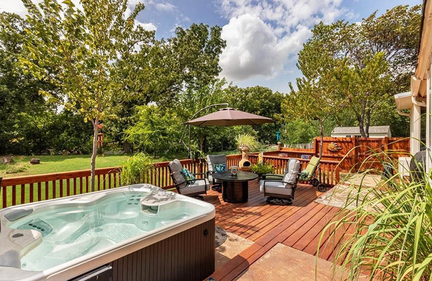 Jacuzzi on wood deck