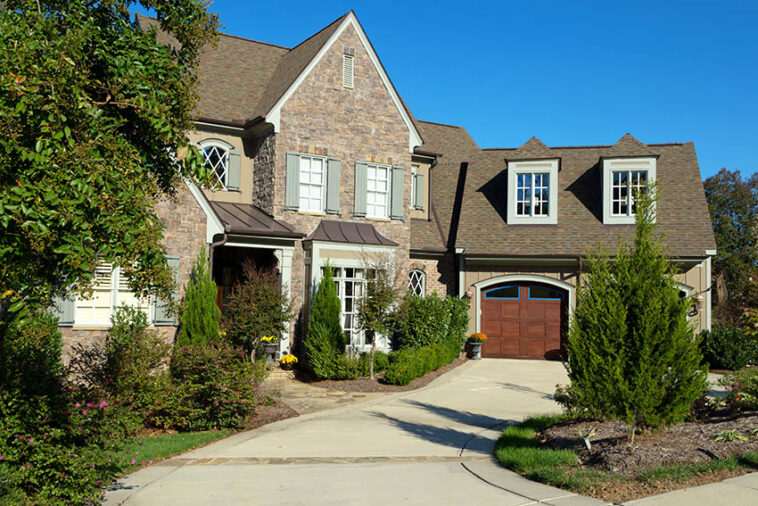 What Makes A French Country House Style? (Exterior & Interior Designs)