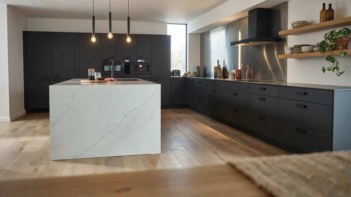 Rectangular metal for the backsplash