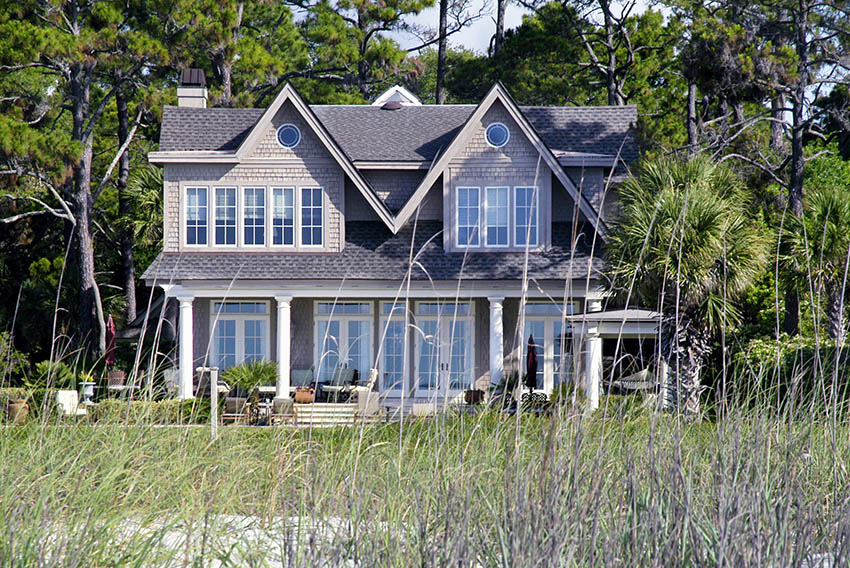 Shingle style beach house