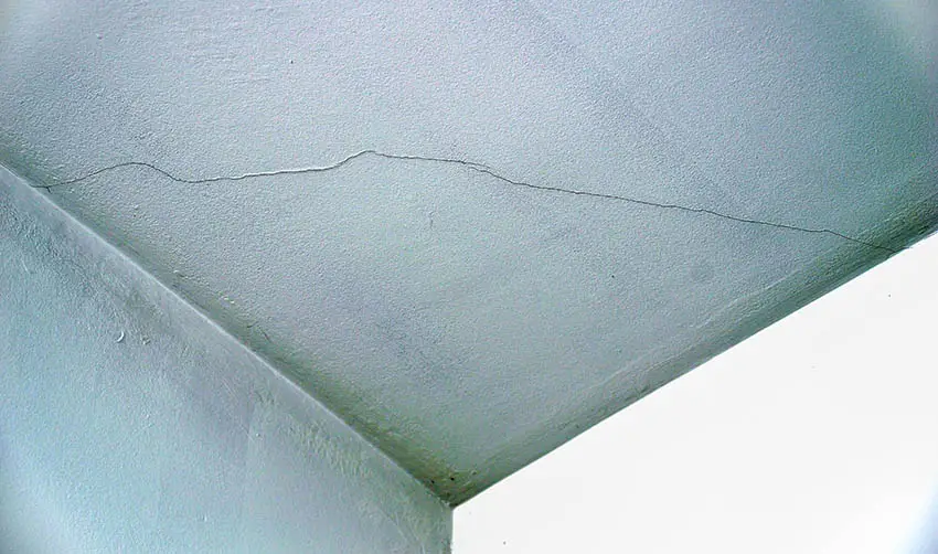 Cracks in ceiling plaster