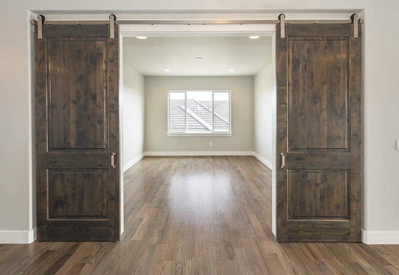 Sliding barn door