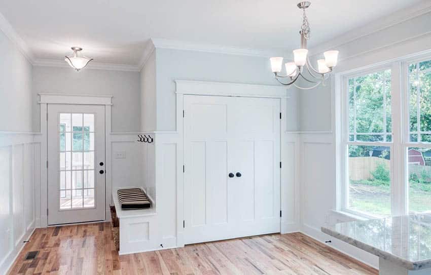 Southern cottage home entryway and closet