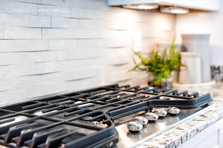 Gas vs Electric Cooktop (Appliance Guide)