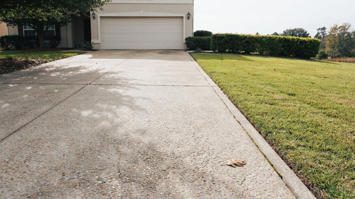 Concrete aggregate finish