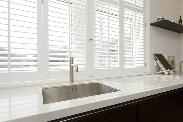 Blinds vs Curtains (Differences, Cost and Pros & Cons)