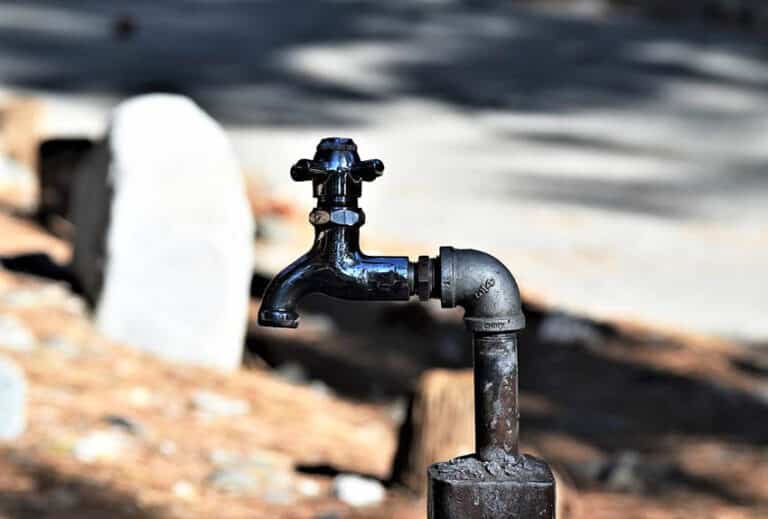 outdoor faucet not turning off