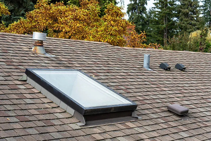 Fixed skylight on roof