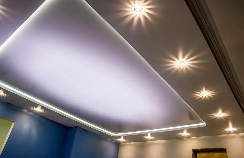Tray ceiling with recessed led lighting