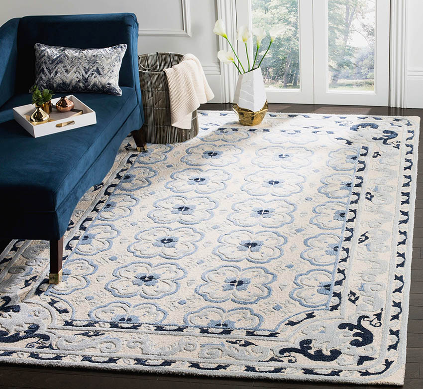 Living room with polypropylene rug