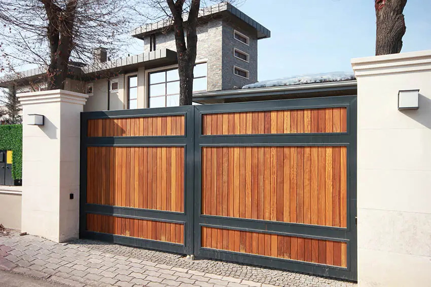 modern-wood-driveway-gate