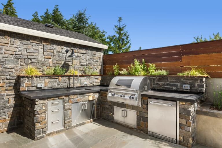 Outdoor Kitchen On A Budget (15 Money Saving Tips)