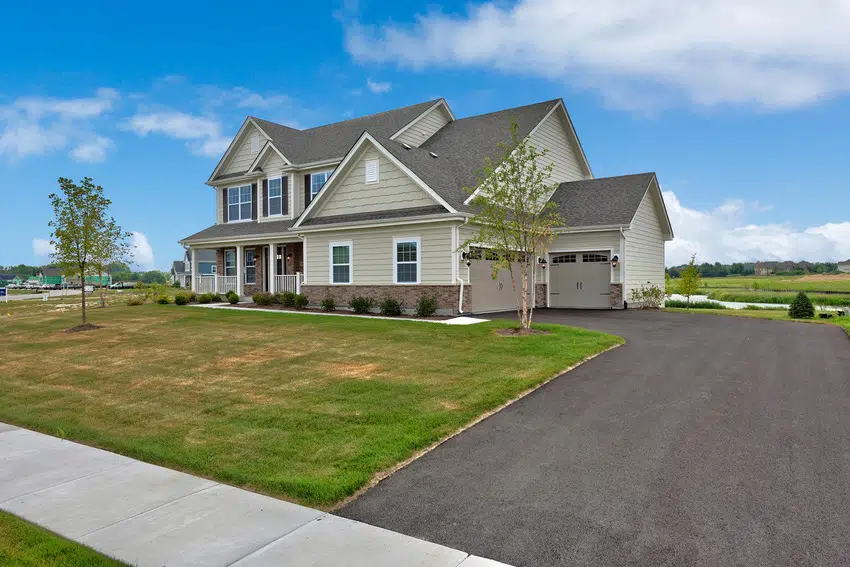 Beautiful new home with driveway in an open space