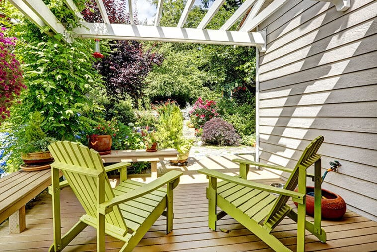 Pros and Cons of Polywood Furniture