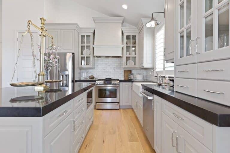 Kitchen Wall Colors With White Cabinets - Designing Idea