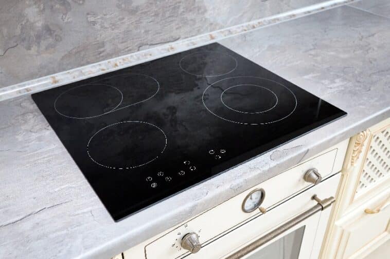 Ceramic vs Induction Cooktop (Pros and Cons)