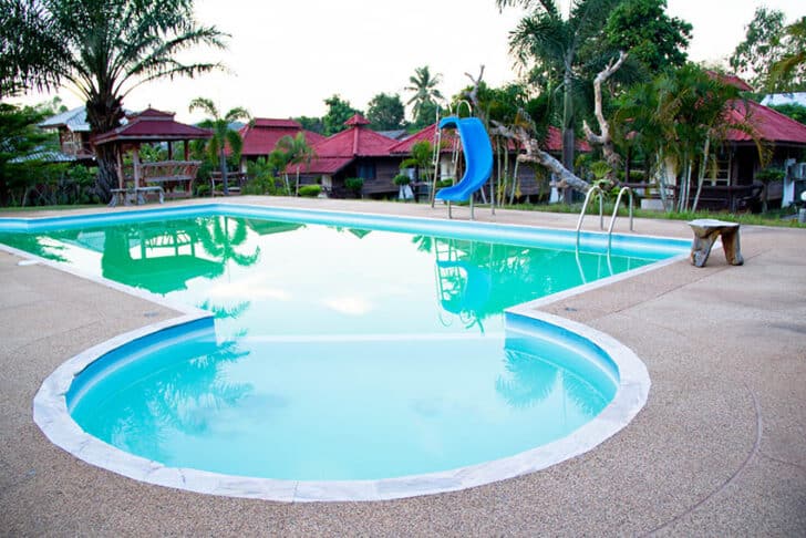 pea gravel around above ground pool