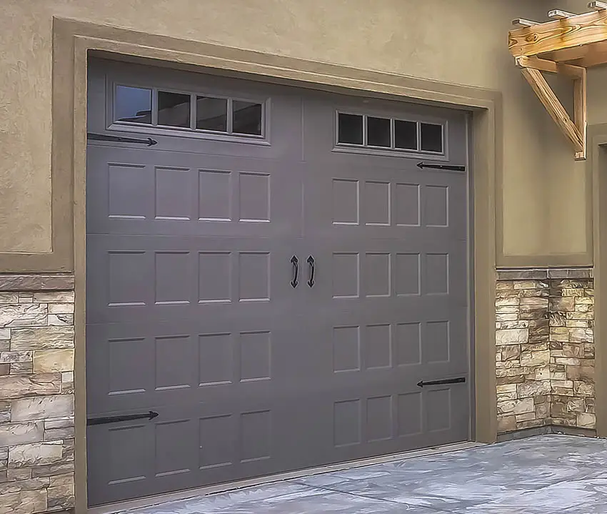 Recessed panel garage door