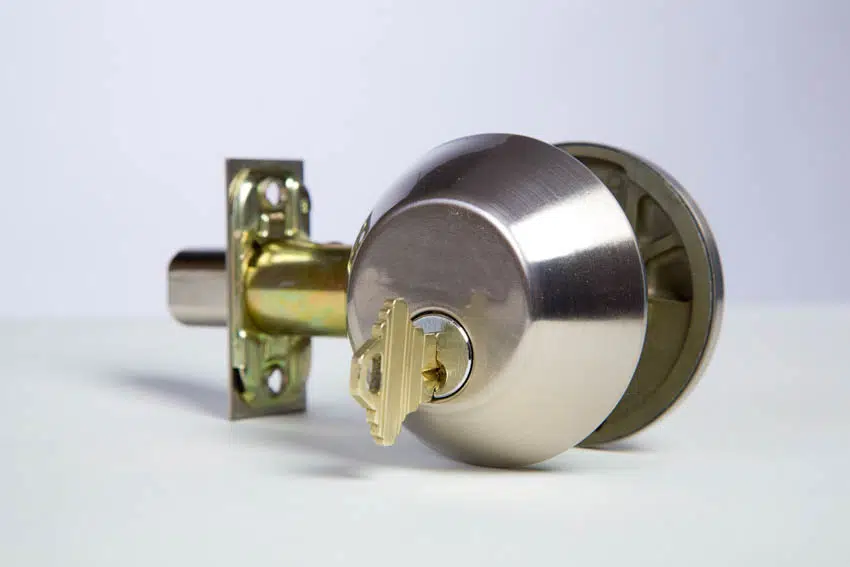 Double cylinder lock