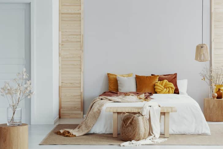 Rustic Bedroom Paint Colors (11 Beautiful Ideas)