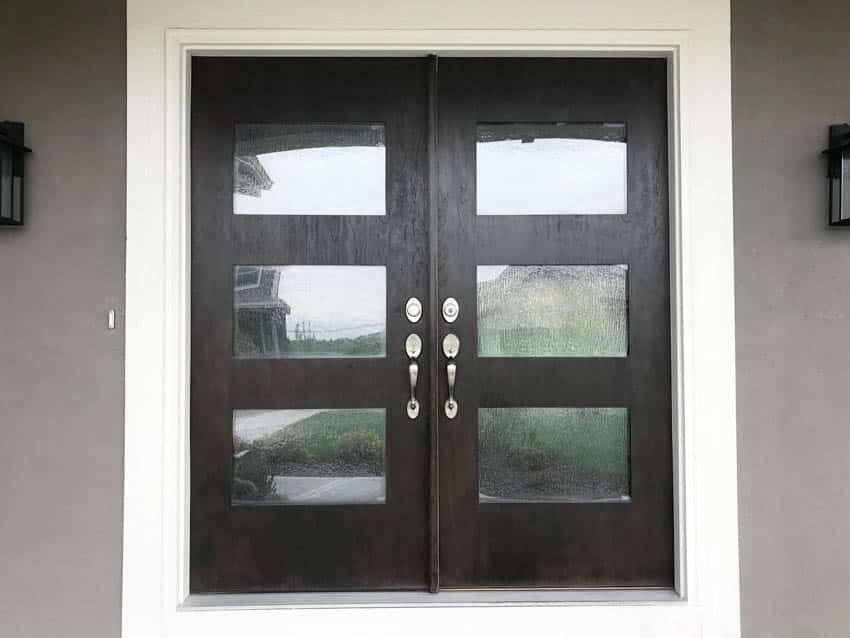 Rain glass on double hinged door