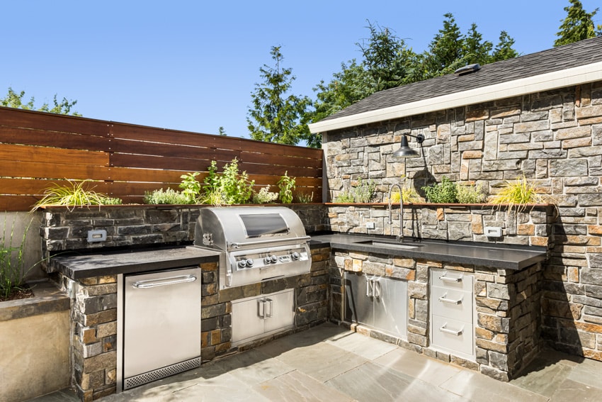 Tips for Outdoor Kitchen Design - R.I. Lampus