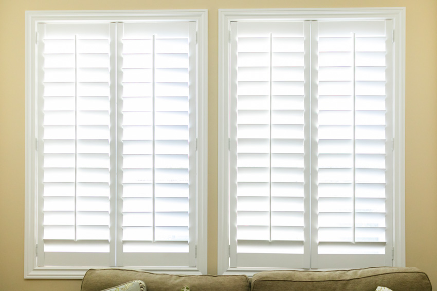 Interior slatted shutters 