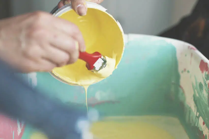 Mixing yellow paint
