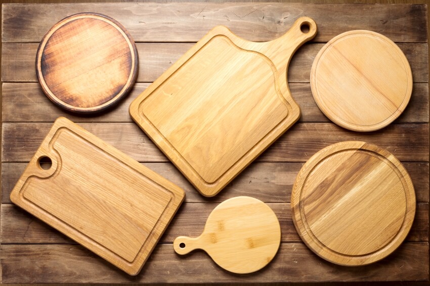 Different shapes and sizes of chopping board