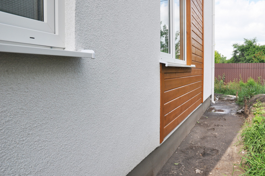 Textured cladding on home