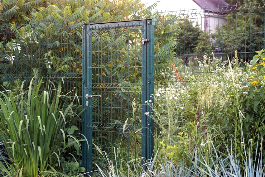 Wire fence with built-in gate