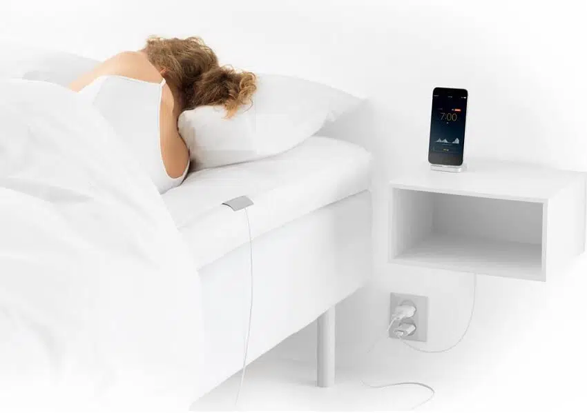 Bed with sleep tracker