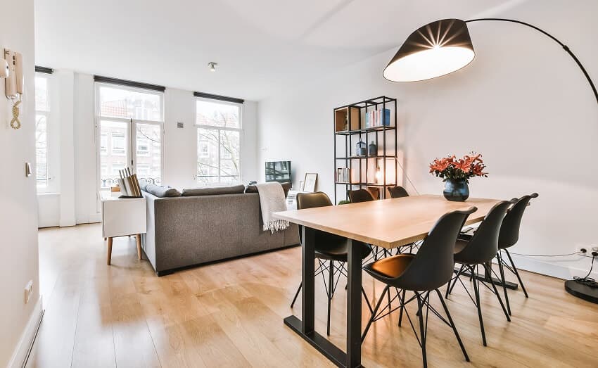 Beautiful dining room with laminate wood flooring