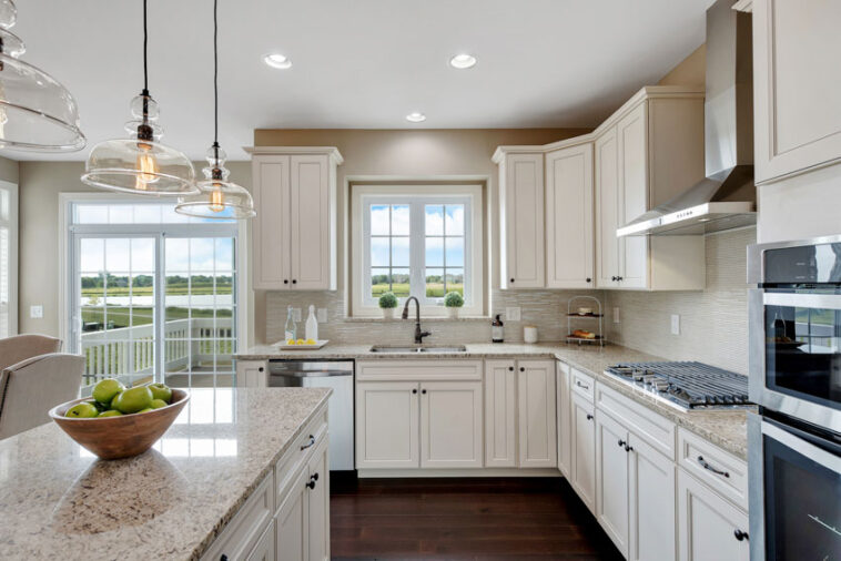 Kitchen Paint Colors with Off White Cabinets