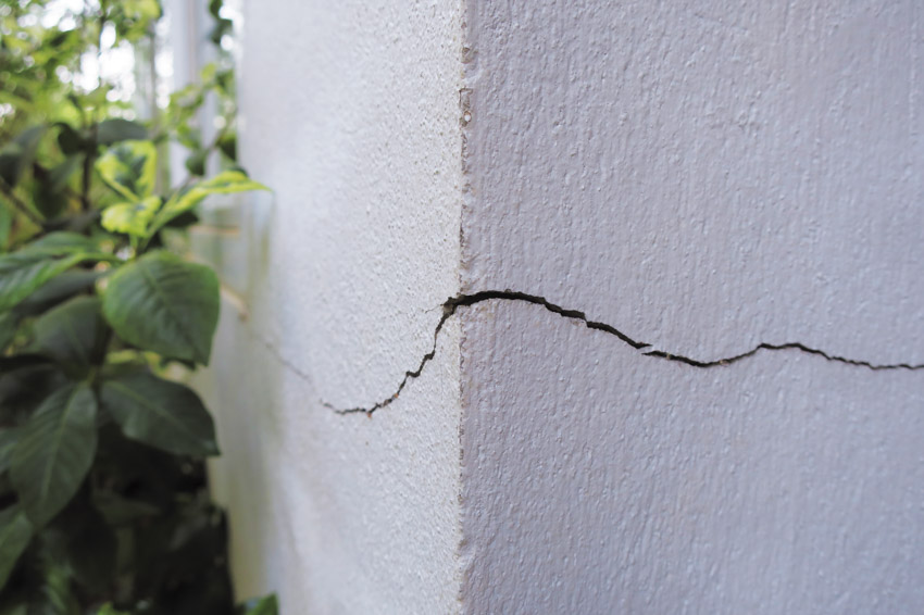 Crack in house exterior settling problem