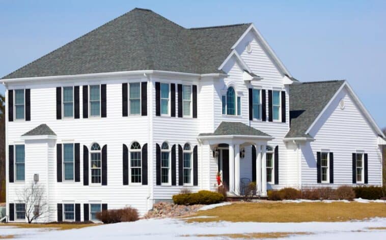 White Vinyl Siding (Types & Materials)