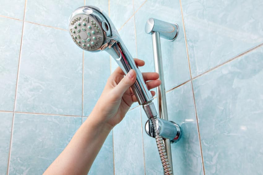Handheld shower head for bathrooms