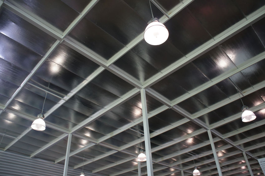 Several halide bulbs on metal beams